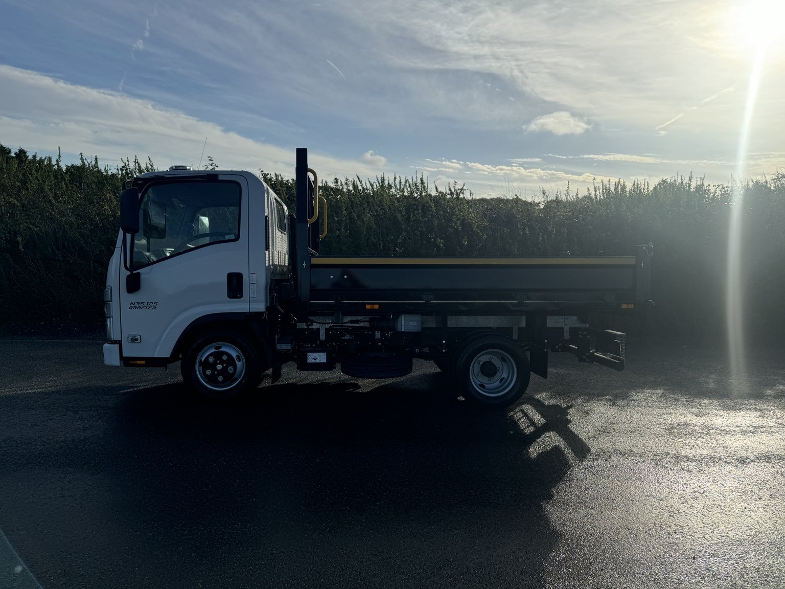 Used 2023 Isuzu Grafter 1.9D N35 125 auto alloy tipper 2024 for sale